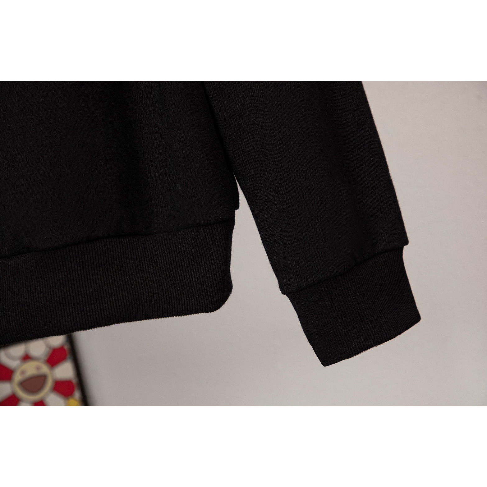 <p>Balenciaga 印花连帽外套(DZ83)(黑色)</p>