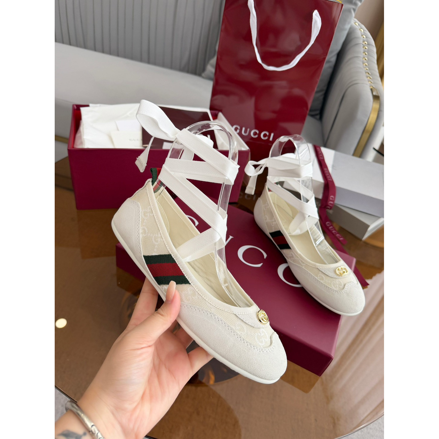 <p>GUCCI 驾车便鞋&amp;舞蹈鞋(白)</p>