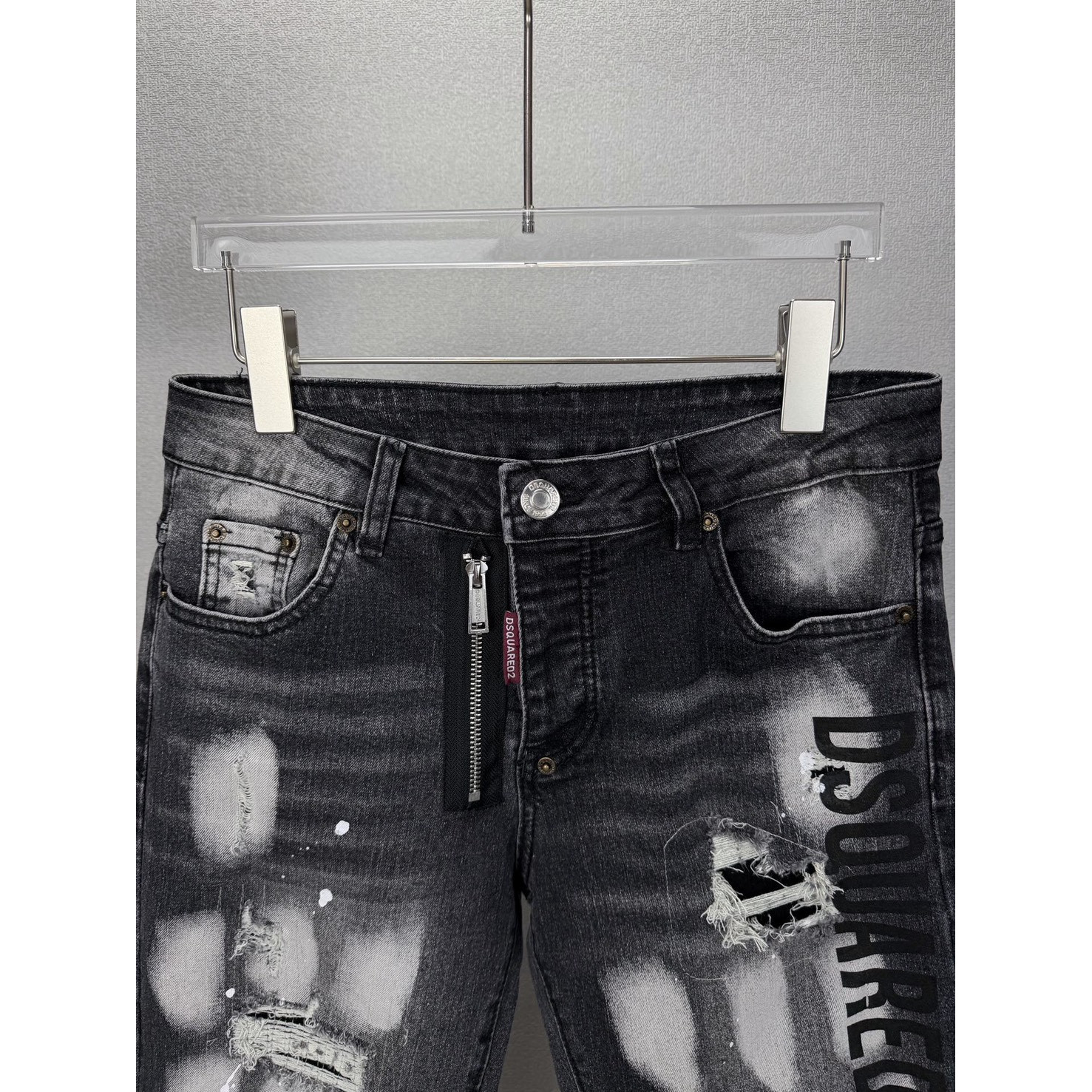 <p>DSQUARED2 字母印花情侣款水洗弹力牛仔裤&nbsp;</p>