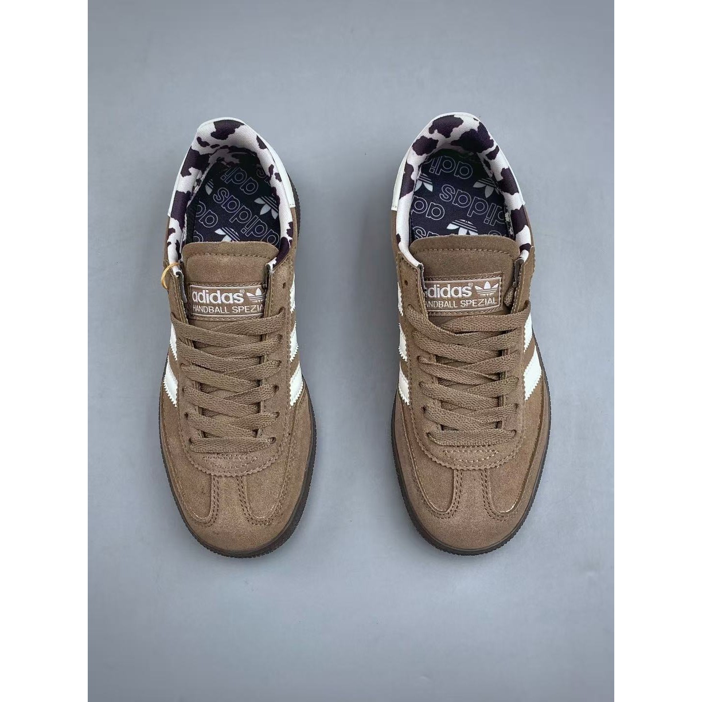 <p>ADIDAS 经典款复古休闲板鞋(棕色)</p>