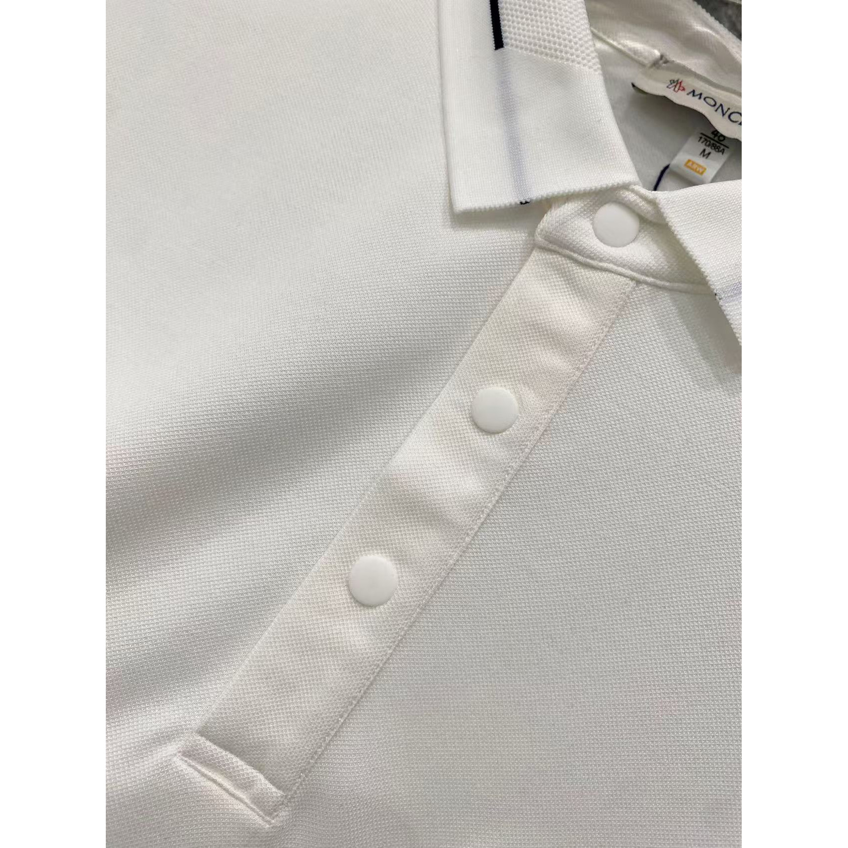 <p>MONCLER 秋冬长袖Polo(783016)</p>