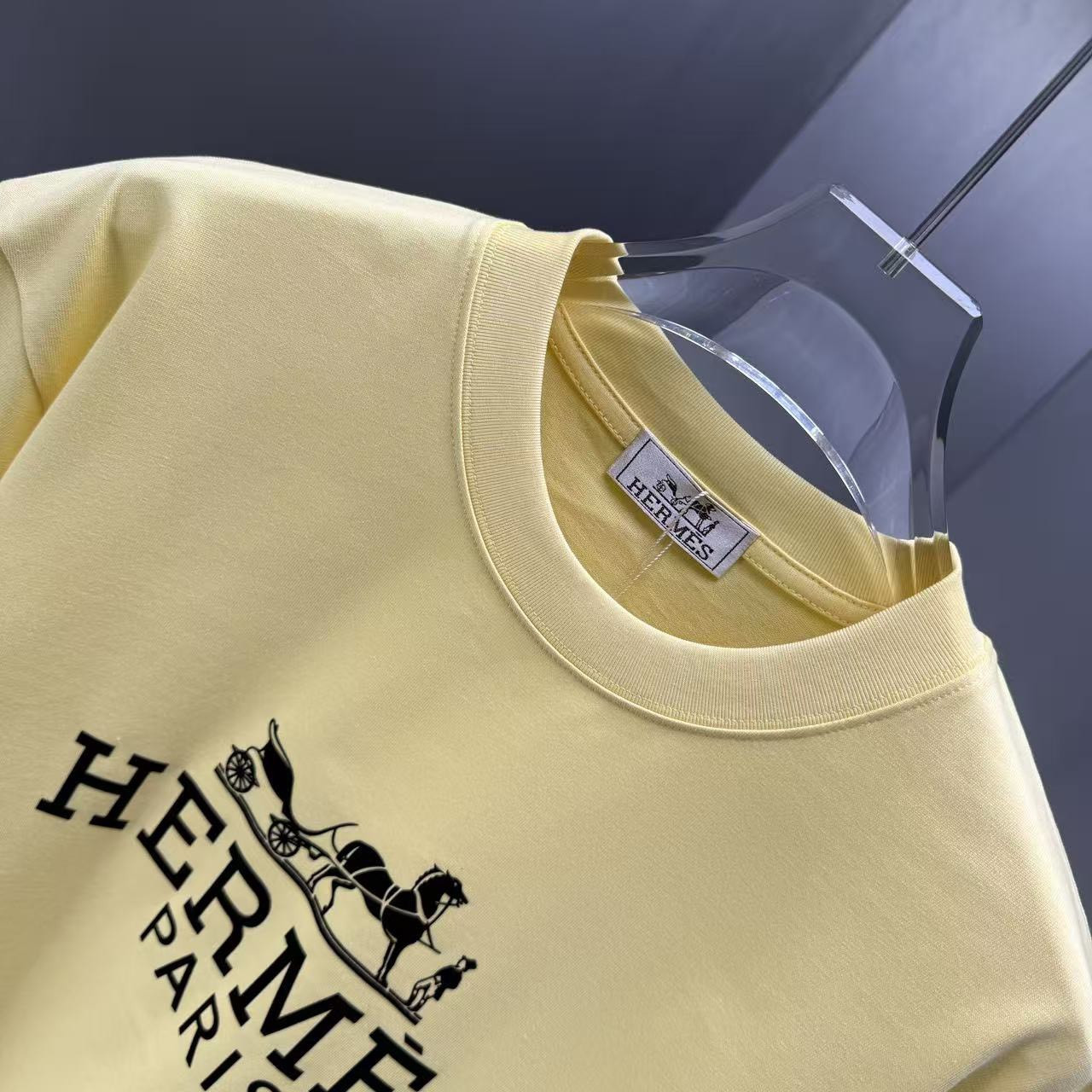 <p>HERMES 短袖T恤(黃)</p>