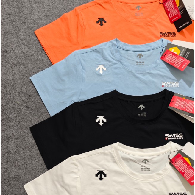 <p>DESCENTE 韓版短袖T恤</p>