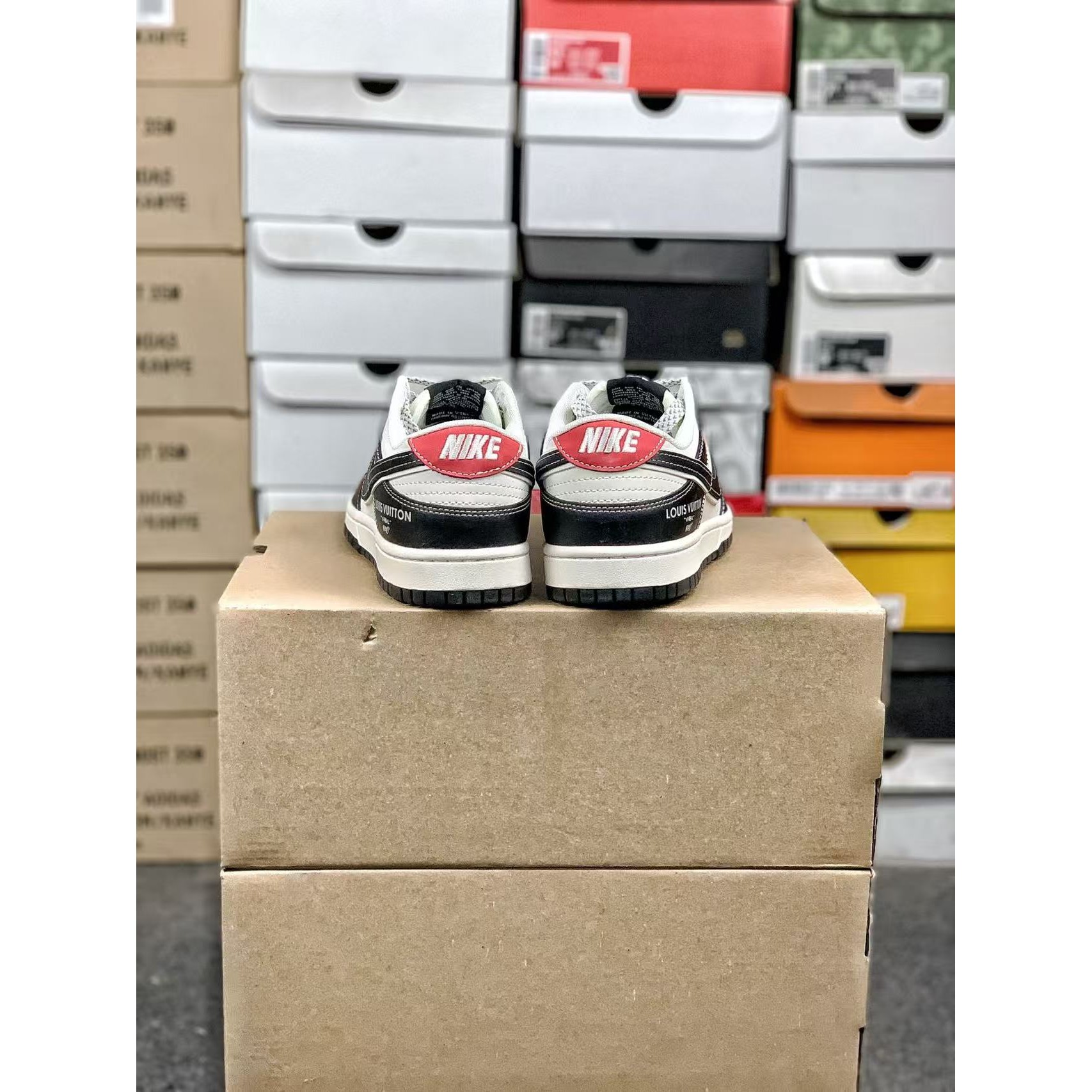 <p>Nk SB Dunk Low 百搭板鞋 黑白</p>