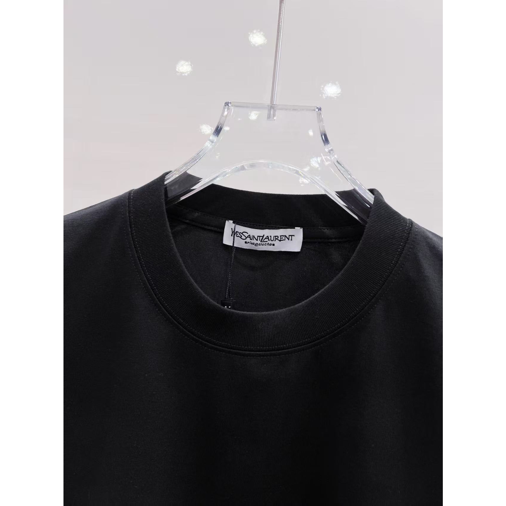 <p>YSL 微阔版 短袖T(黑)</p>