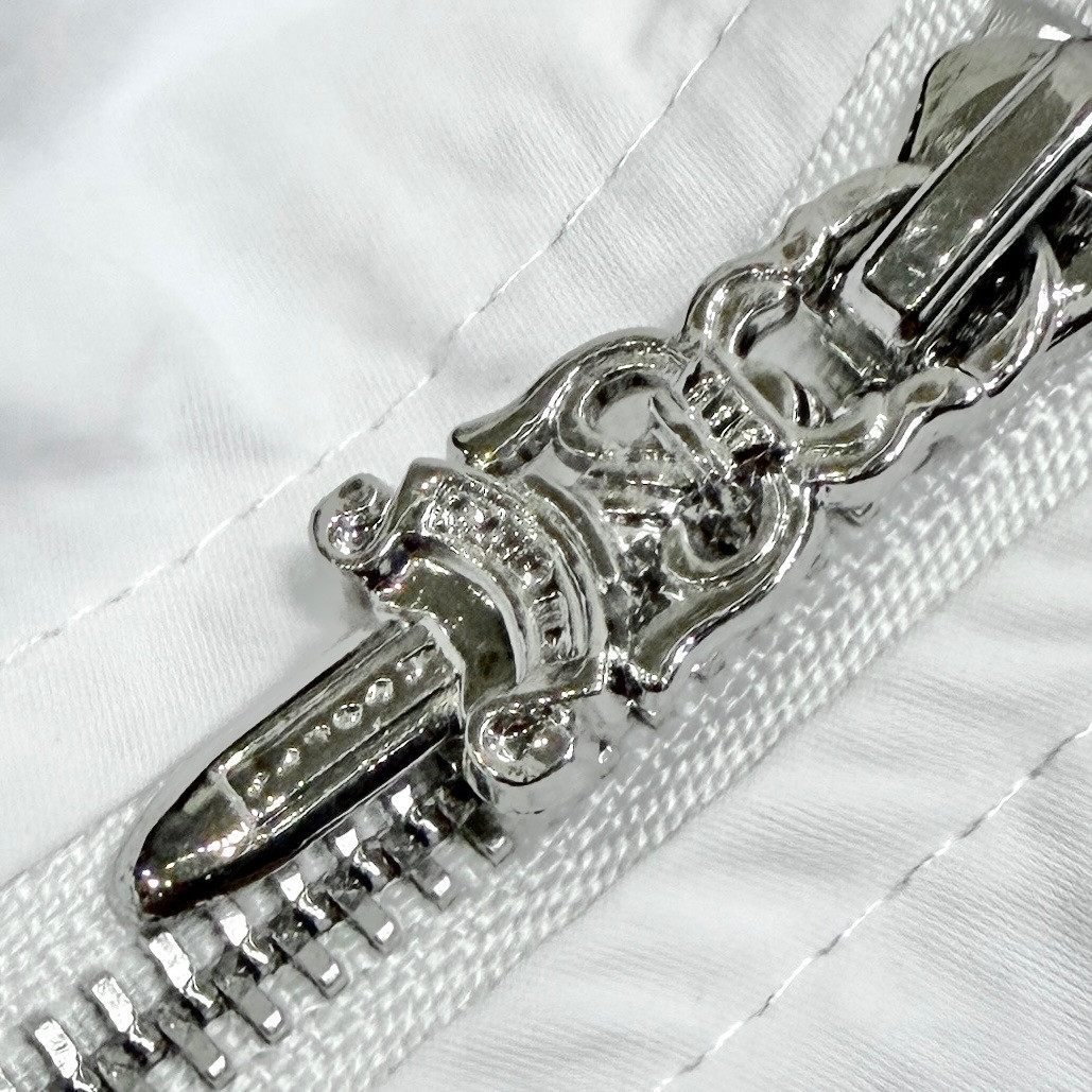 <p>CHROME HEARTS 五金拉链外套(白)</p>