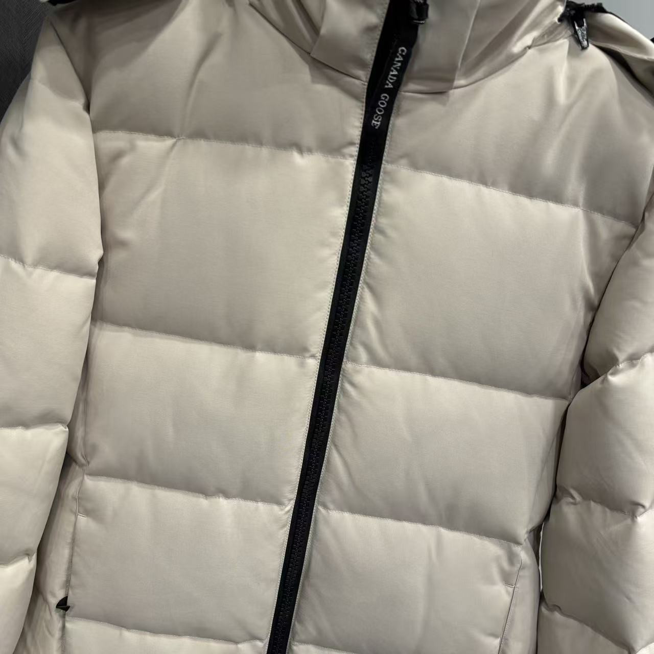 <p>Canada Goose Chelse*派克大衣羽绒服(卡其)</p>