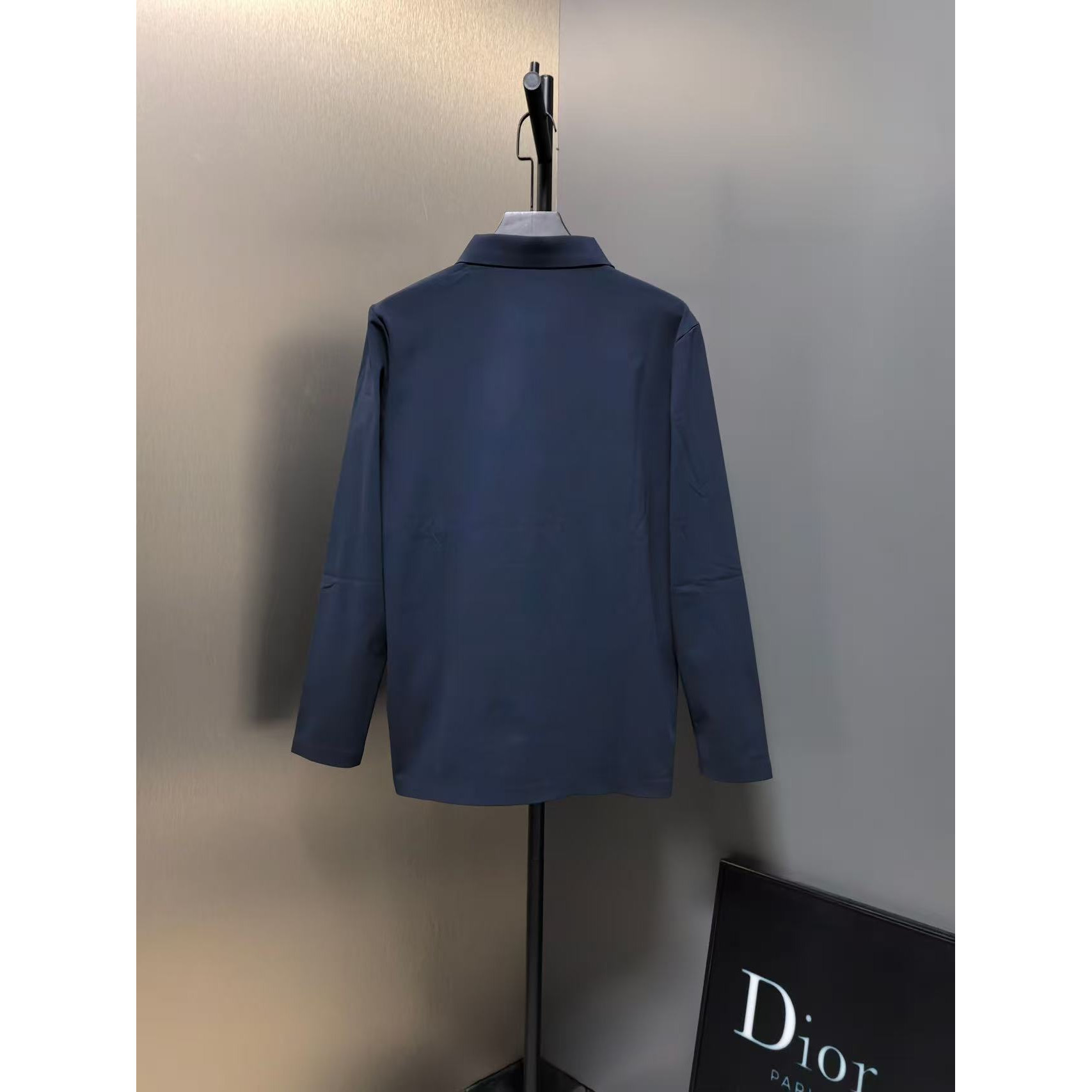 <p>Descente 半拉连长袖打底(藏青)</p>