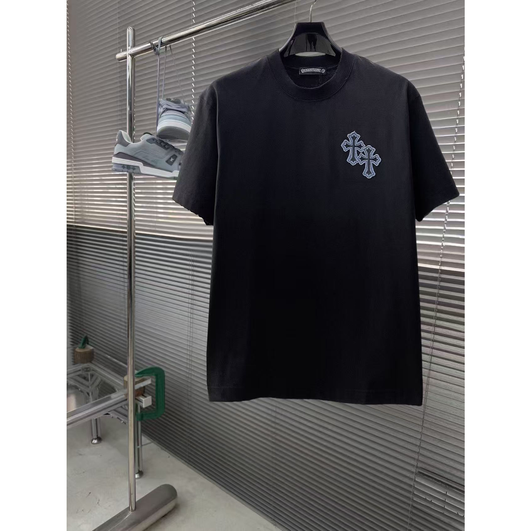 <p>CHROME HEARTS 专柜新款短袖T恤(黑)</p>