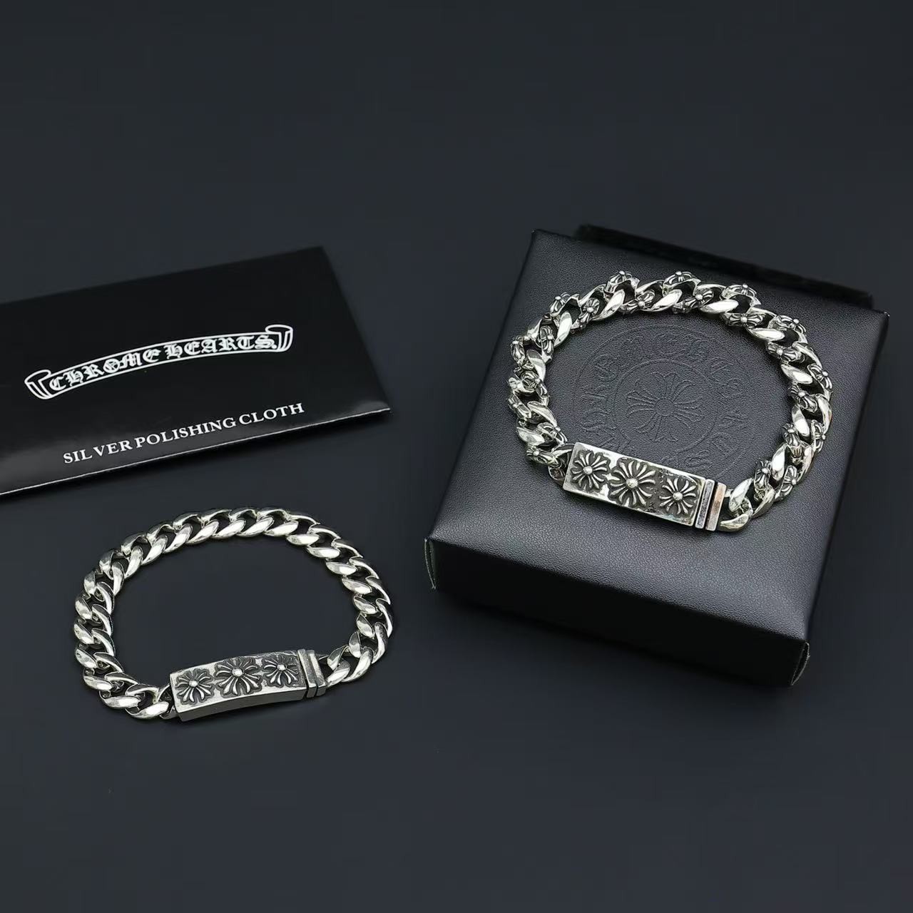 <p>CHROME HEARTS 手鍊</p>