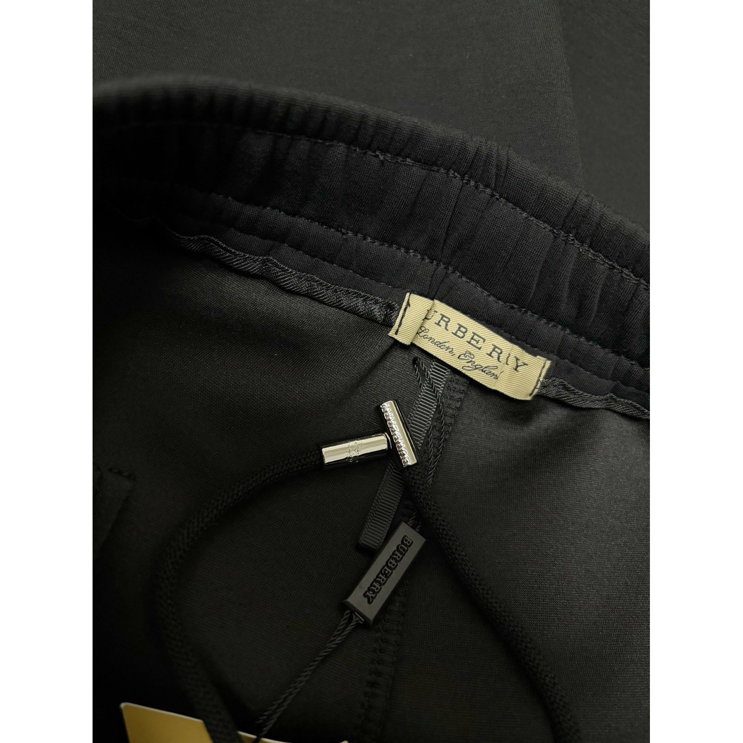 <p>Burberry 休闲长裤(黑)</p>