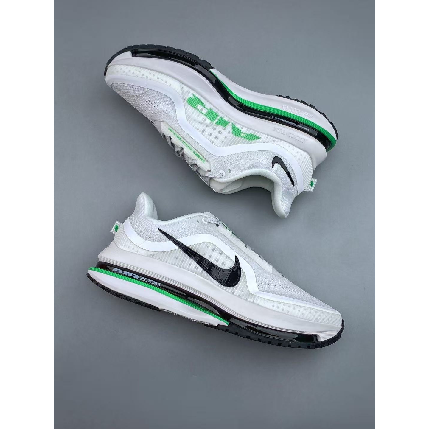 <p>Nike Air Zoom Pegasus Premium 网面全掌气垫缓震跑鞋</p>