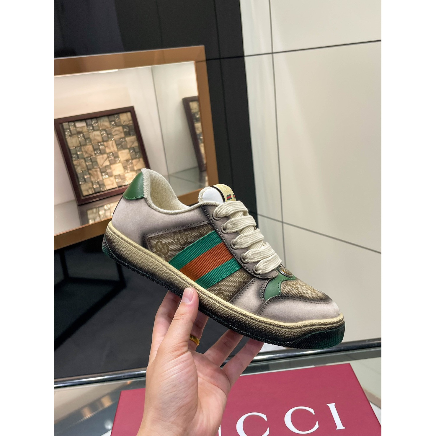 <p>GUCCI Screener系列运动鞋经典小脏鞋 (男款)</p>