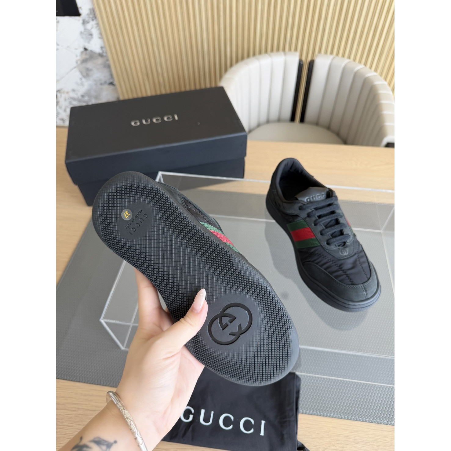 <p>GUCCI 休閒鞋(黑)</p>