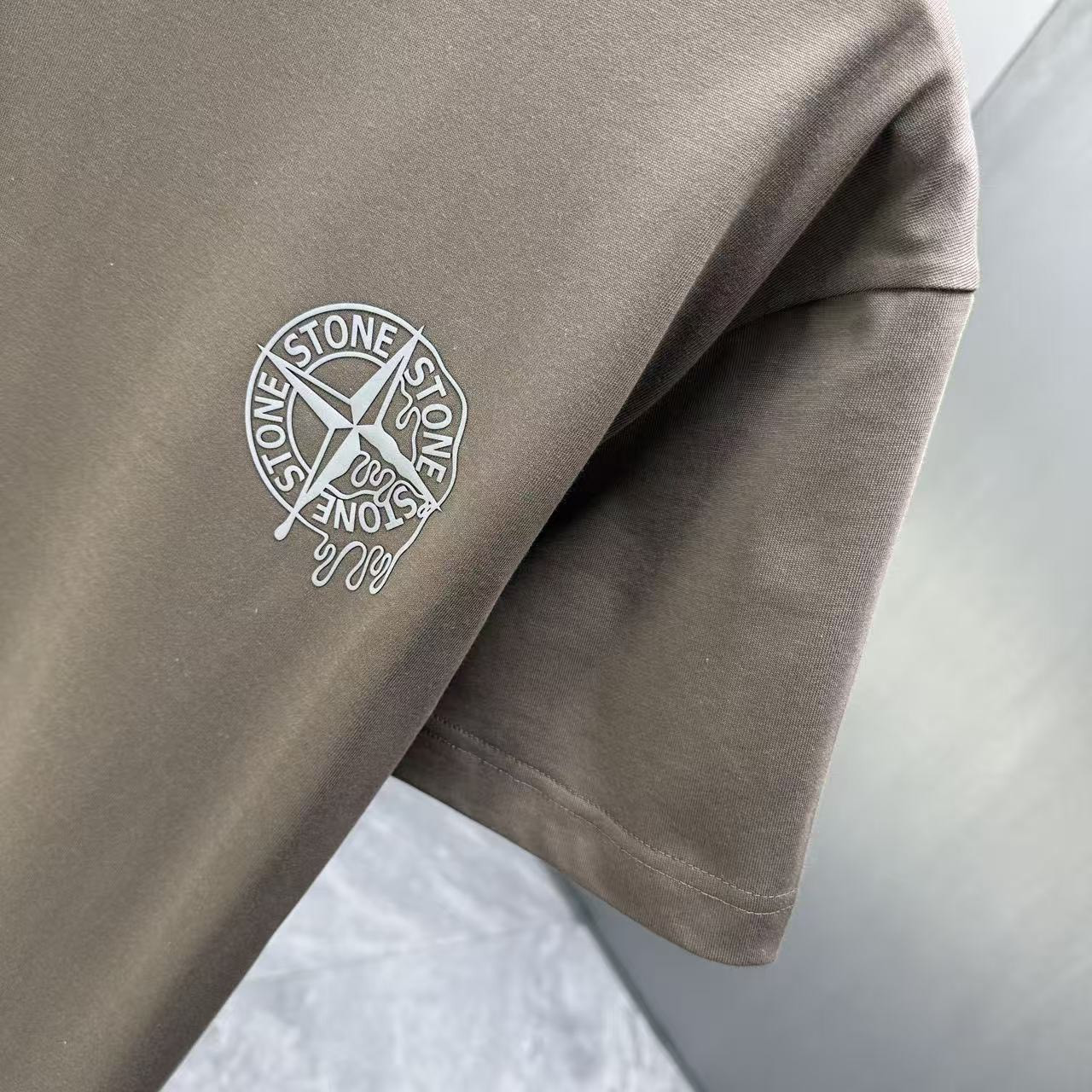 <p>Stone Island 短袖T恤(棕)</p>