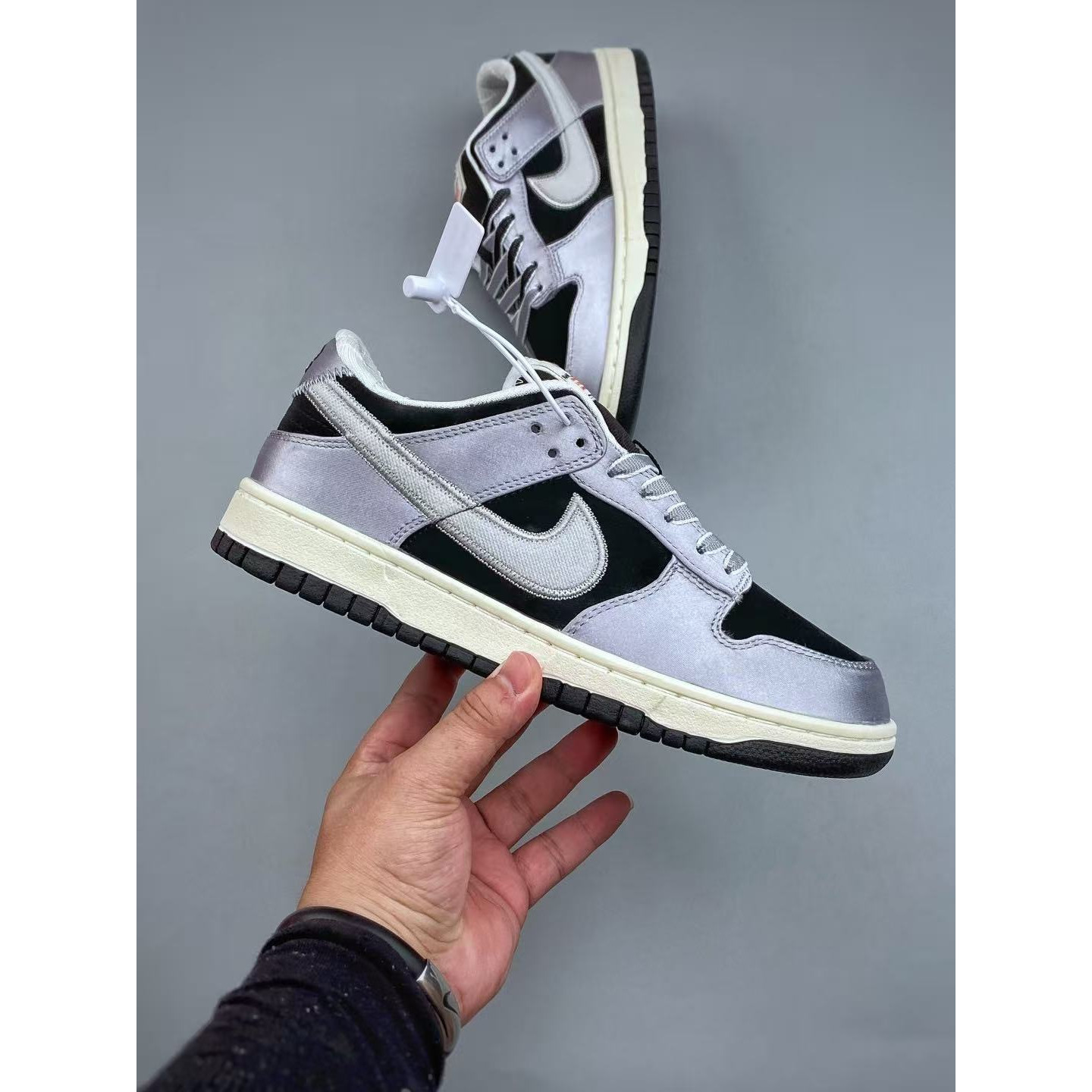 <p>Nike Dunk Low 低帮休闲板鞋(黑)</p>