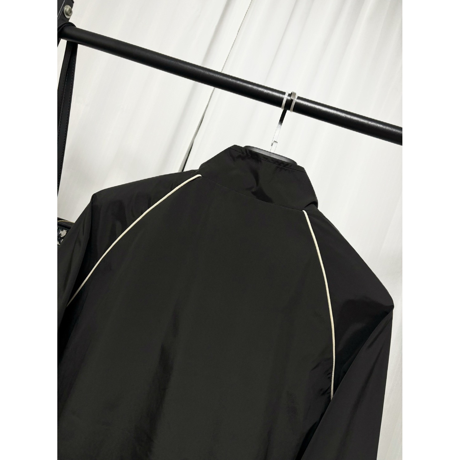 <p>Moncler 夹克外套</p>