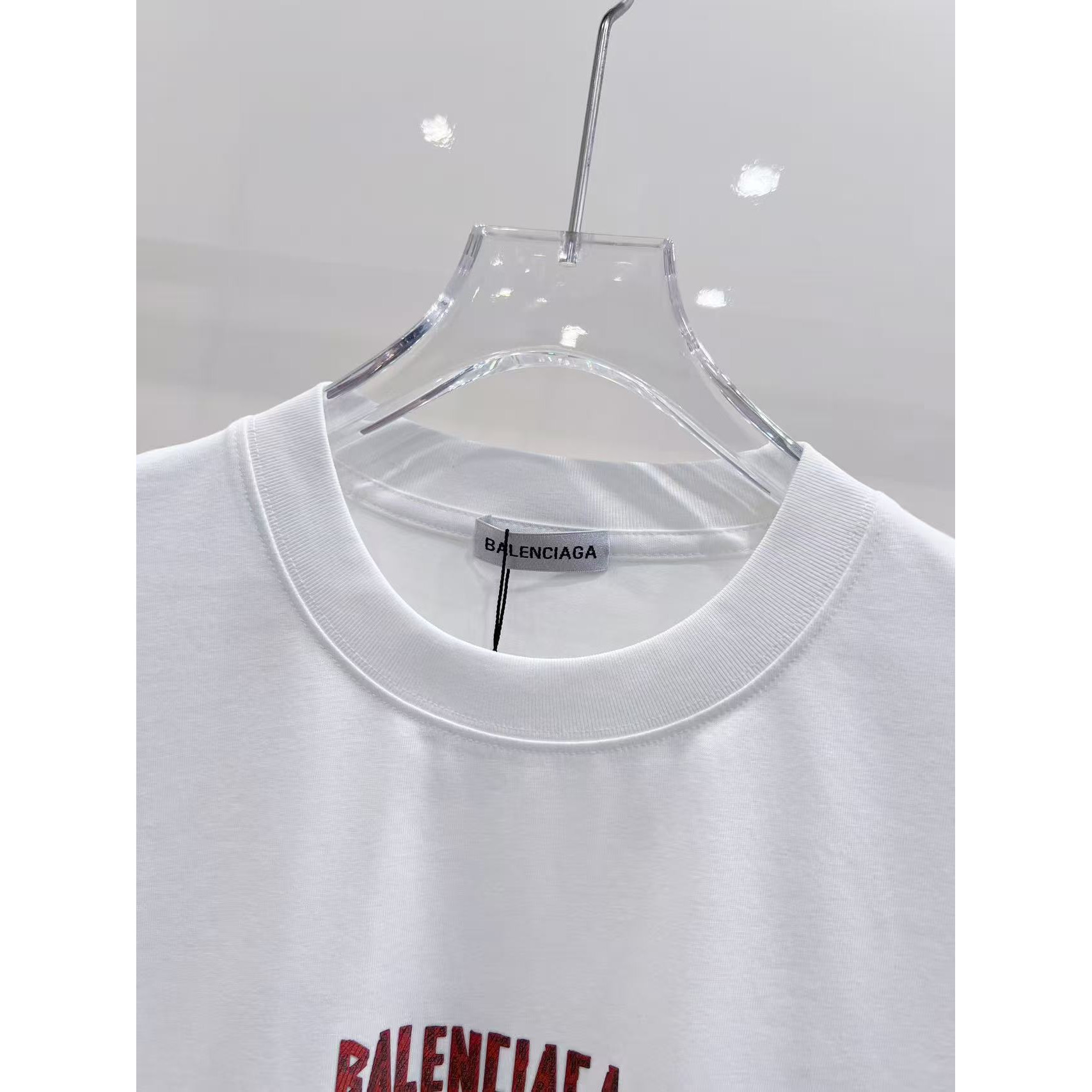 <p>Balenciaga 短袖T恤(白)</p>