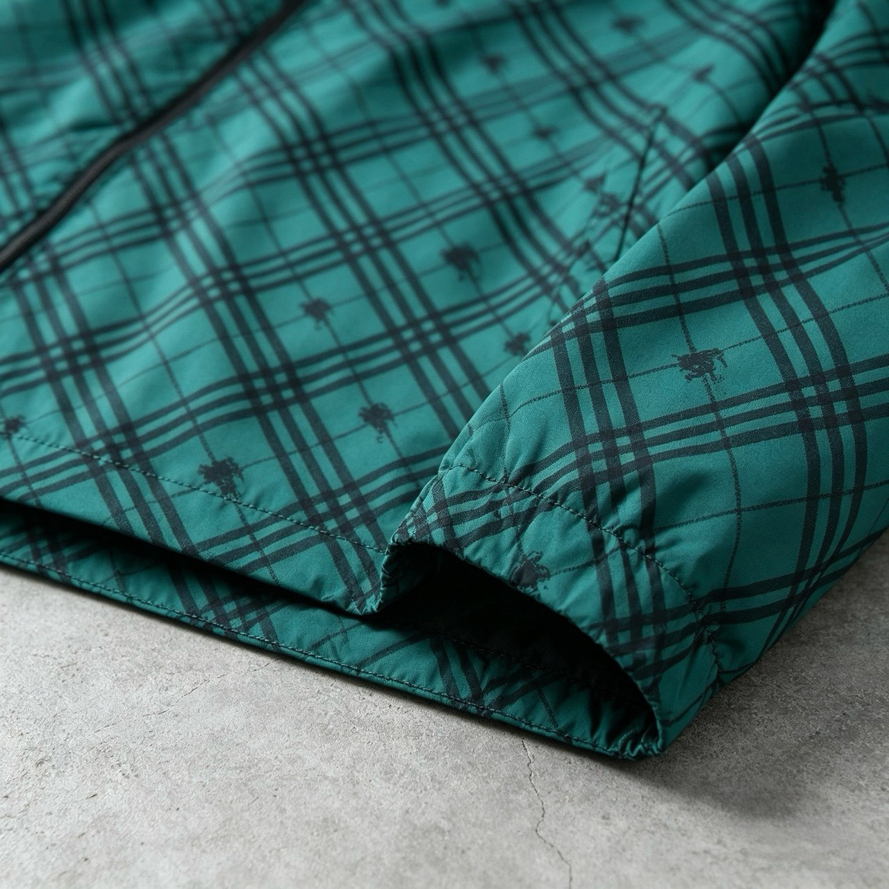 <p>Burberry 夹克外套</p>