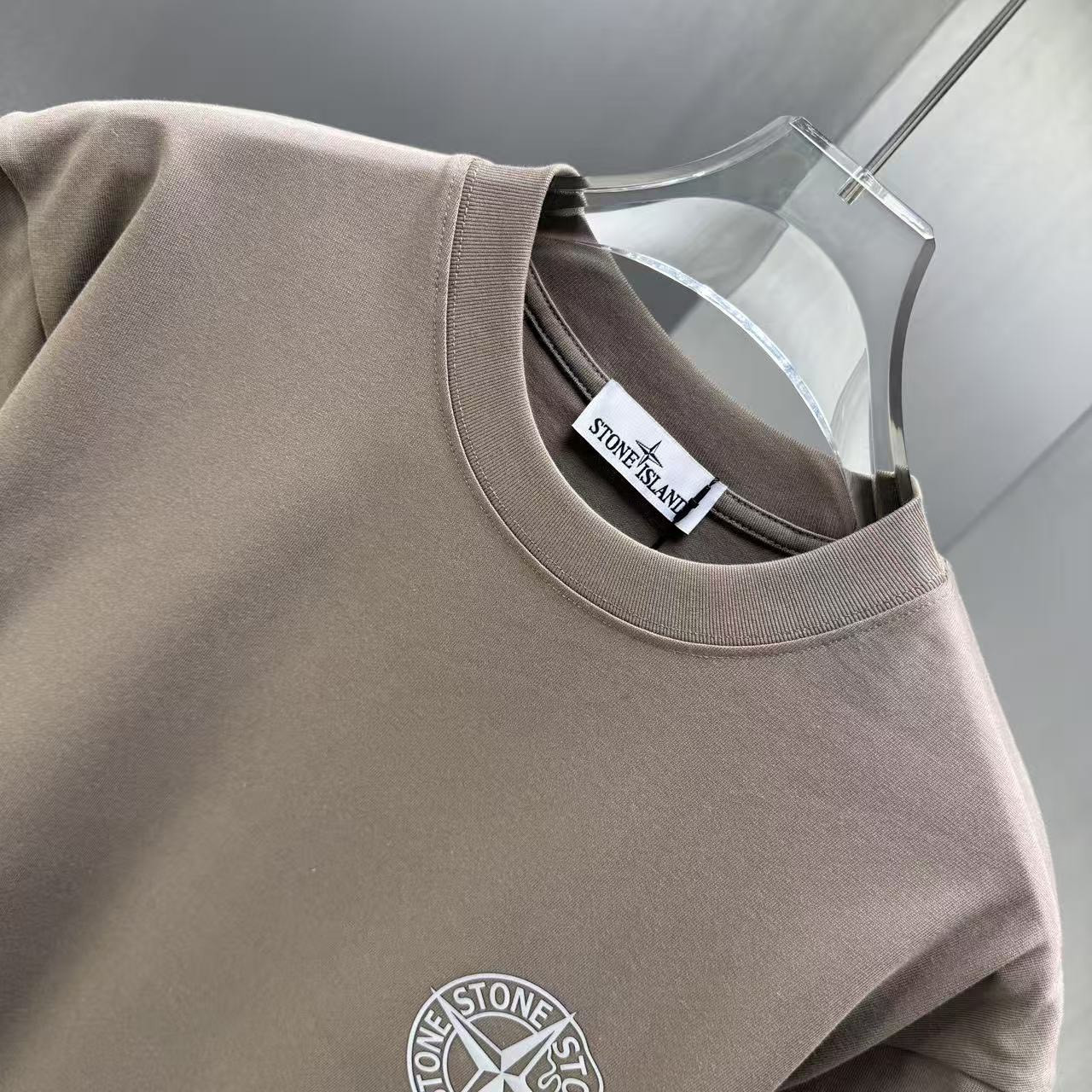 <p>Stone Island 短袖T恤(棕)</p>