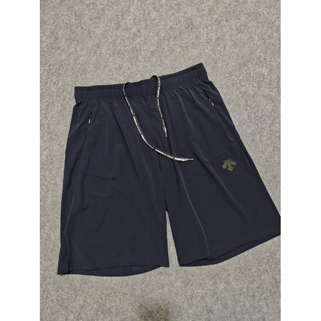 <p>DESCENTE 休閒短褲</p>