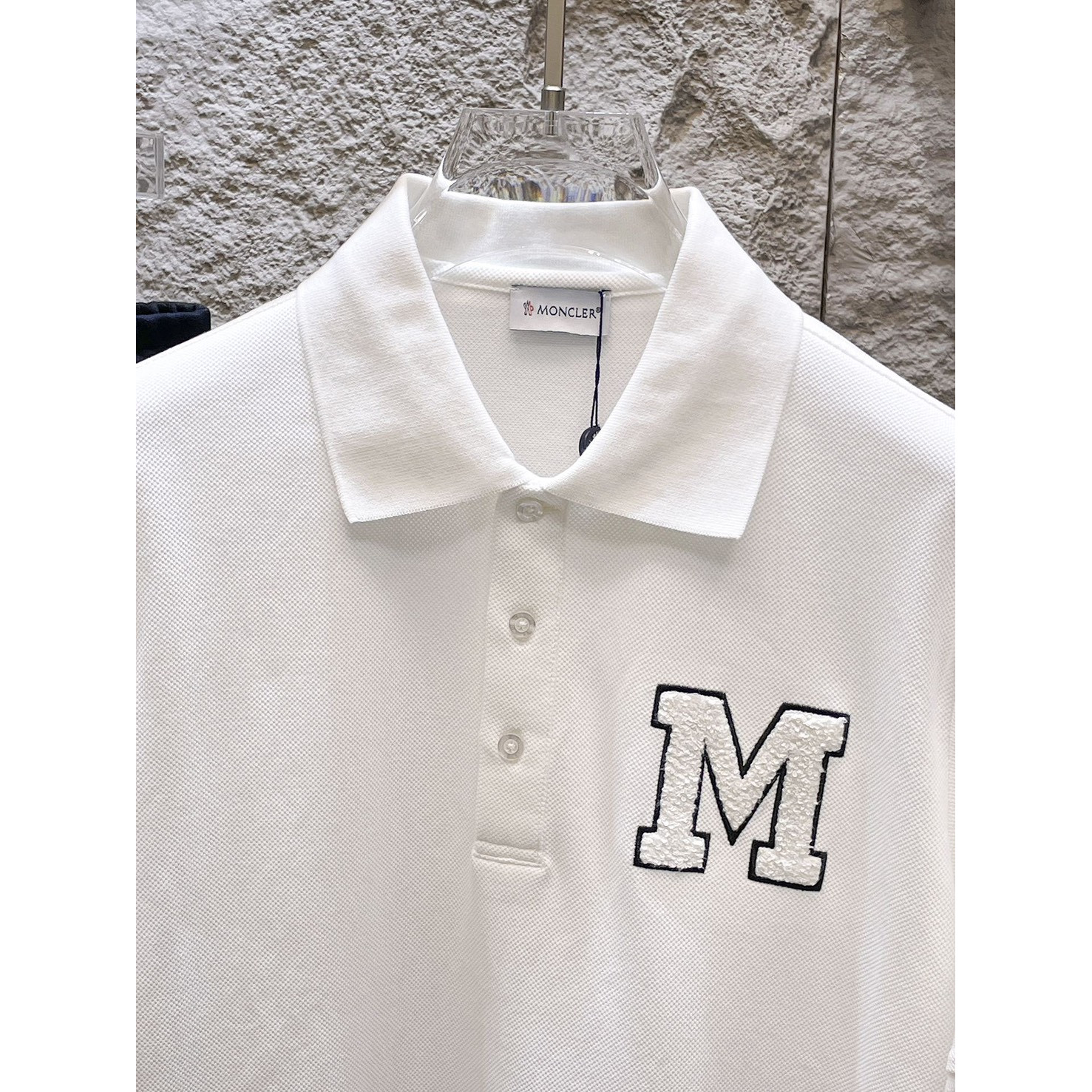 <p>MONCLER&nbsp;短袖翻领polo衫(白)</p>