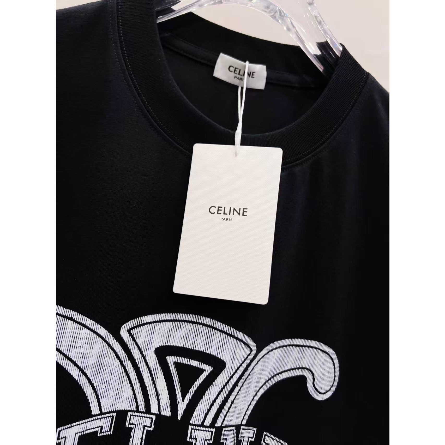 <p>CELINE 短袖圆领T恤(黑)</p>