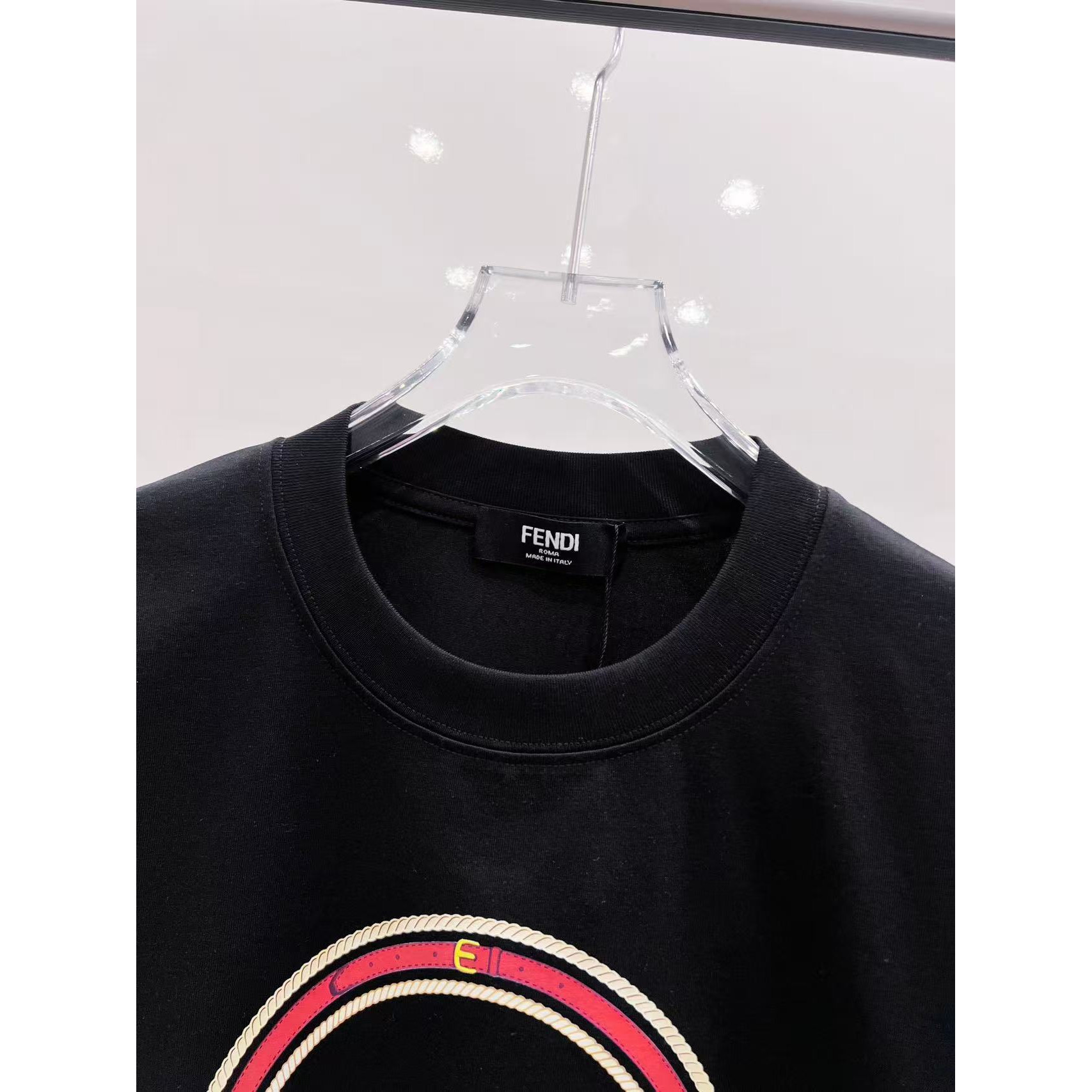 <p>Fendi 印花Logo短袖(黑)</p>