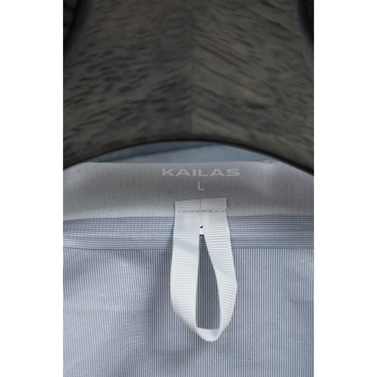 <p>KAILAS LT户外压胶连帽冲锋衣(翡冷翠)</p>