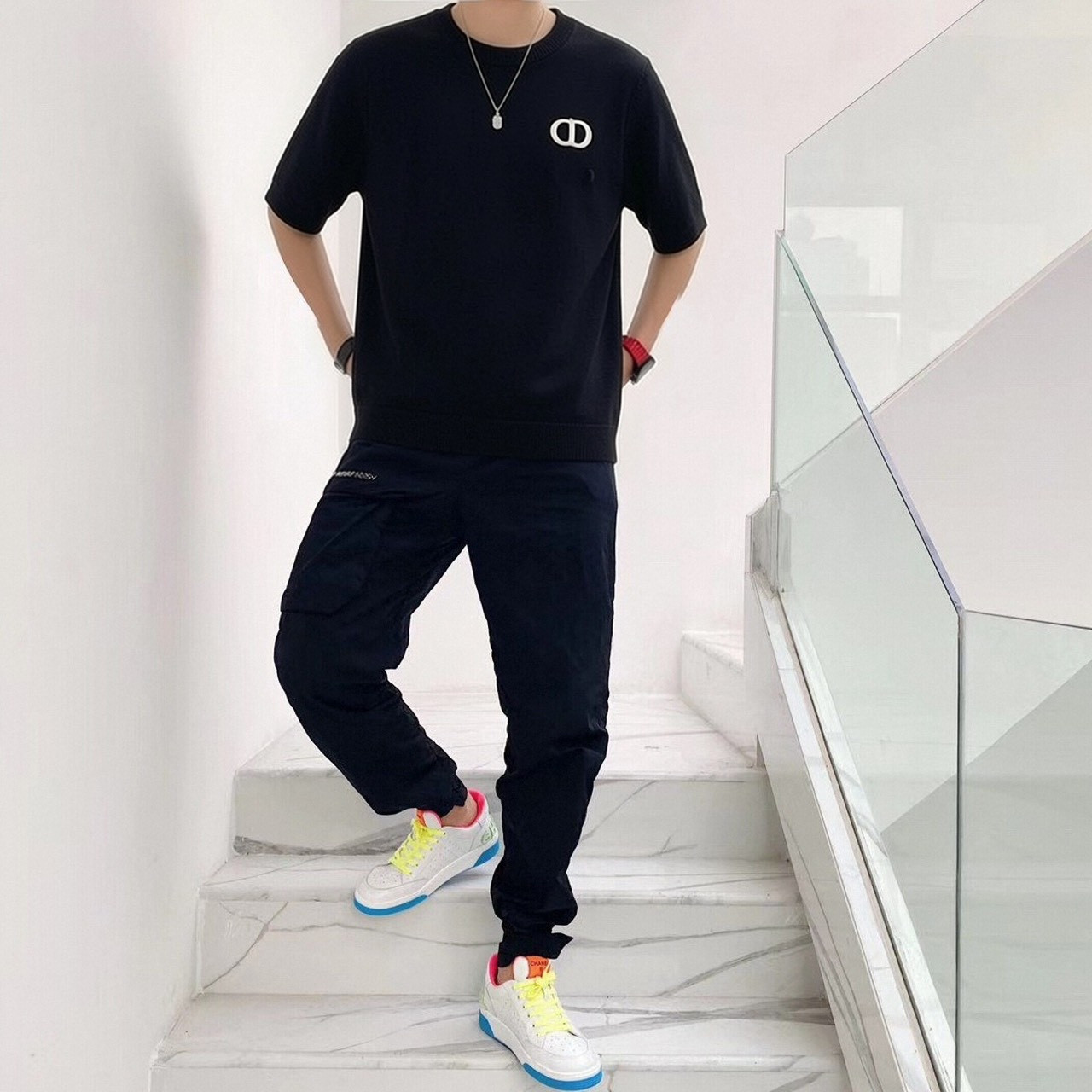 <p>DIOR 针织羊毛短袖T恤(黑)</p>