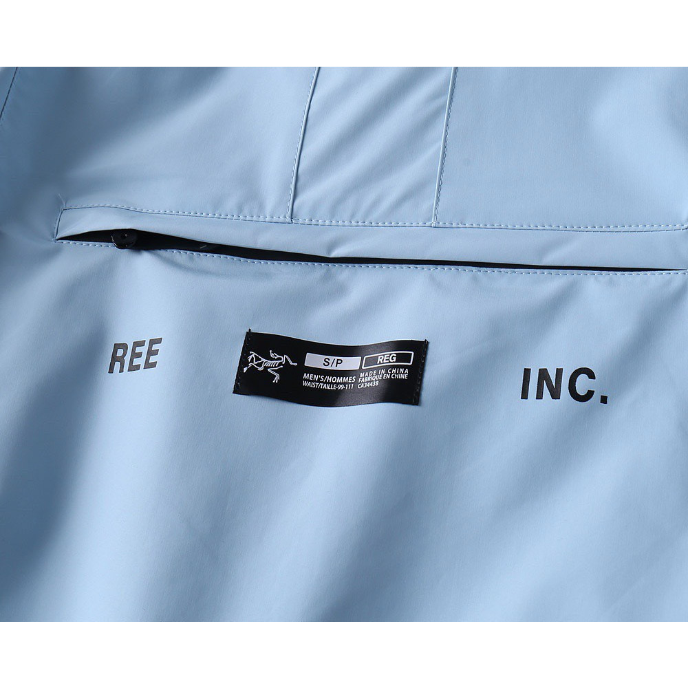 <p>Arc'teryx 新款男士夹克外套</p>