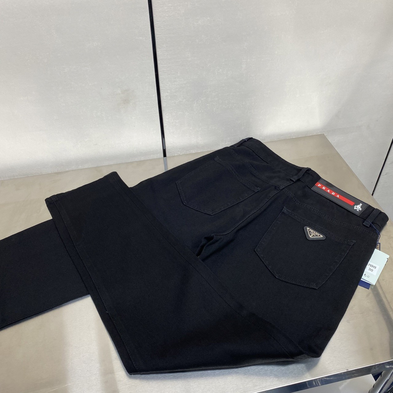 <p>PRADA 丹宁水洗牛仔裤(6949)</p>