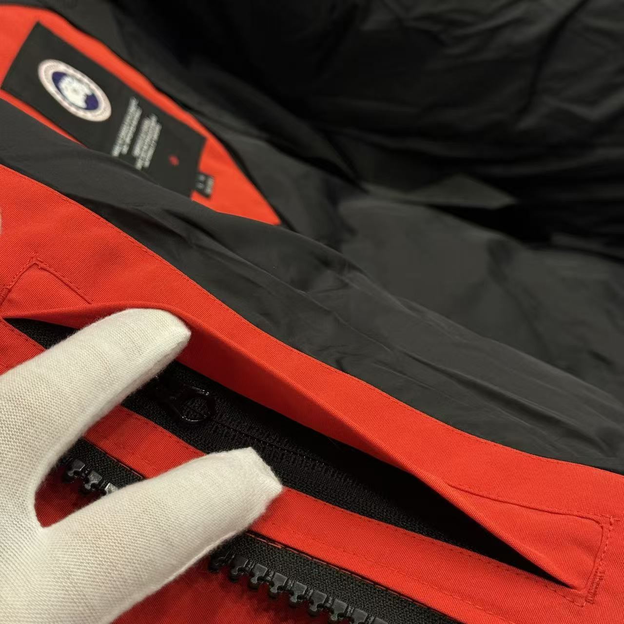<p>Canada Goose Shelburn*派克大衣羽绒服(橘紅)</p>