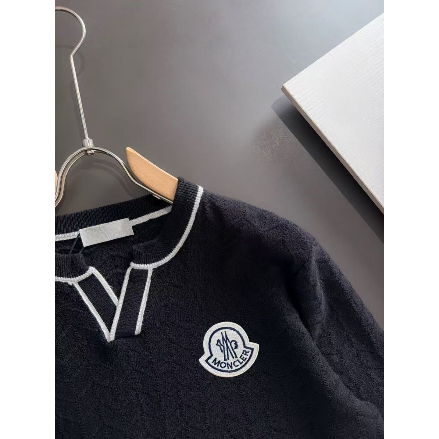<p>MONCLER 秋冬官网最新毛衣(黑)</p>