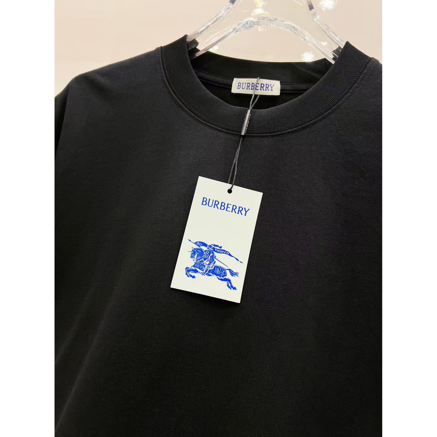 <p>BURBERRY 刺绣工艺短袖T恤(黑)</p>
