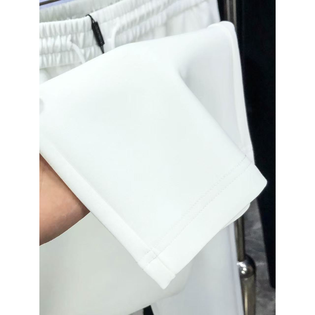 <p>D&amp;G 高品质时尚休闲裤(782940)</p>