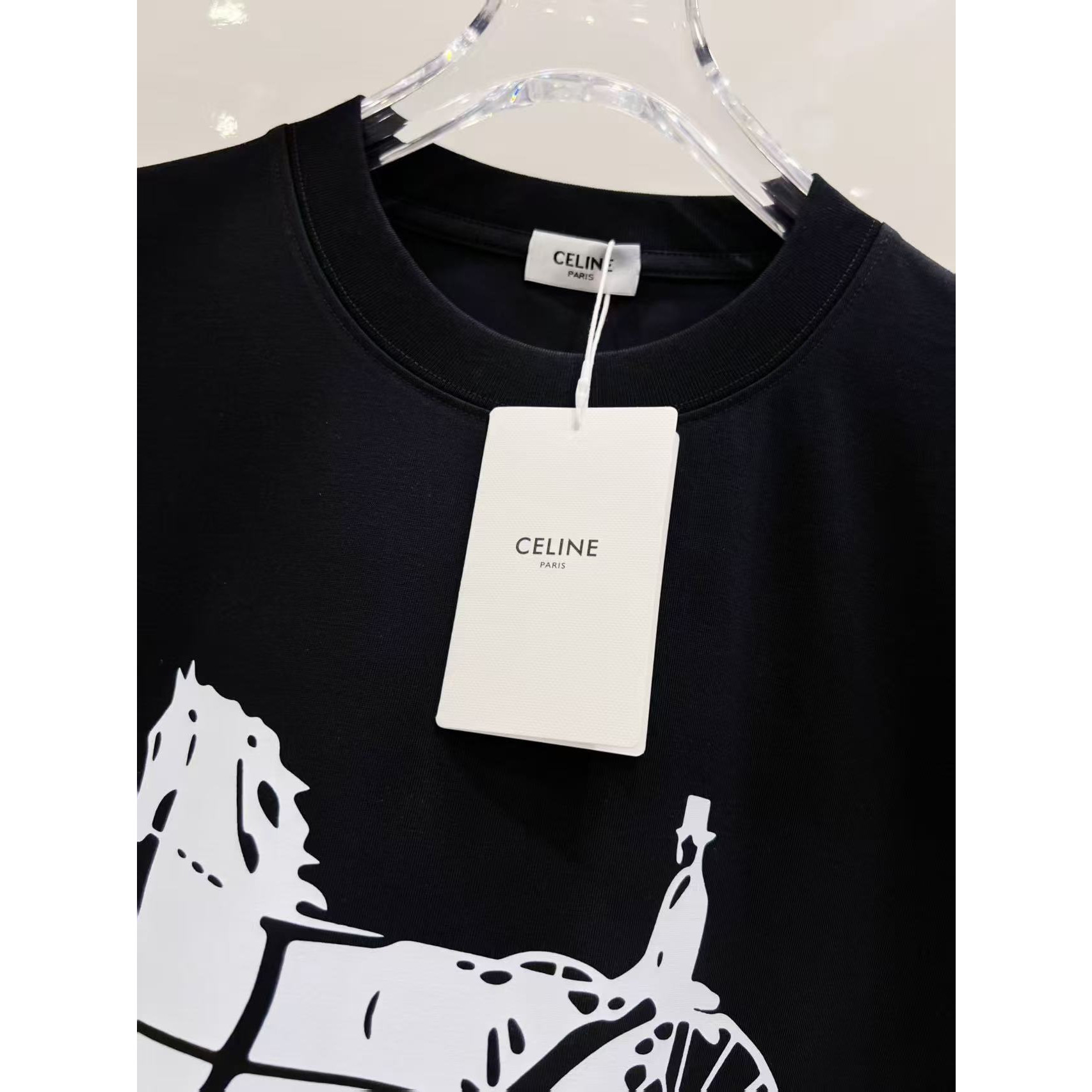 <p>CELINE&nbsp;短袖圆领T恤(黑)</p>