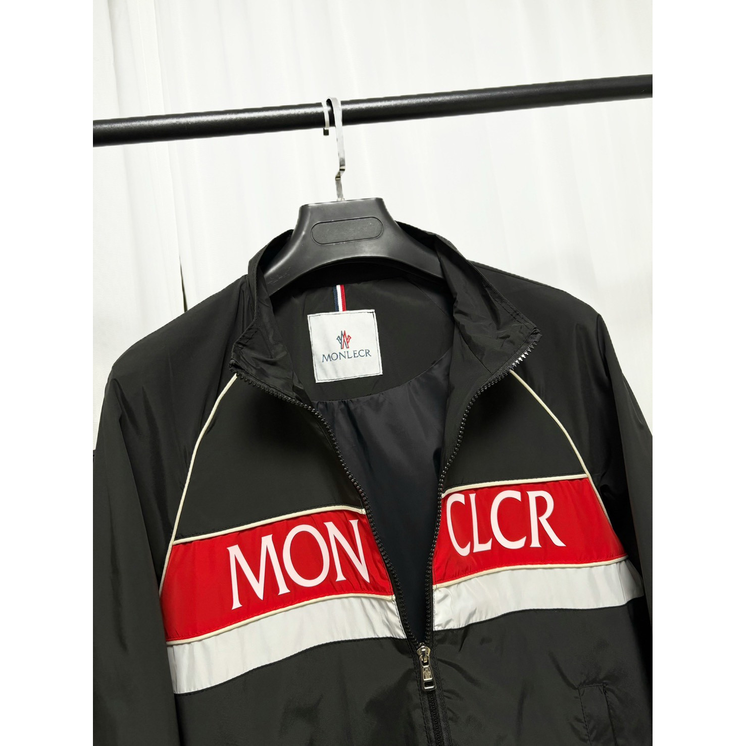 <p>Moncler 夹克外套</p>