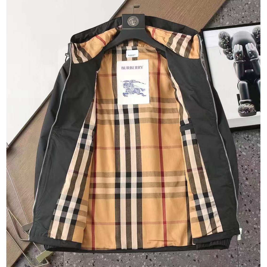 <p>BURBERRY 男士夹克外套(800838)</p>