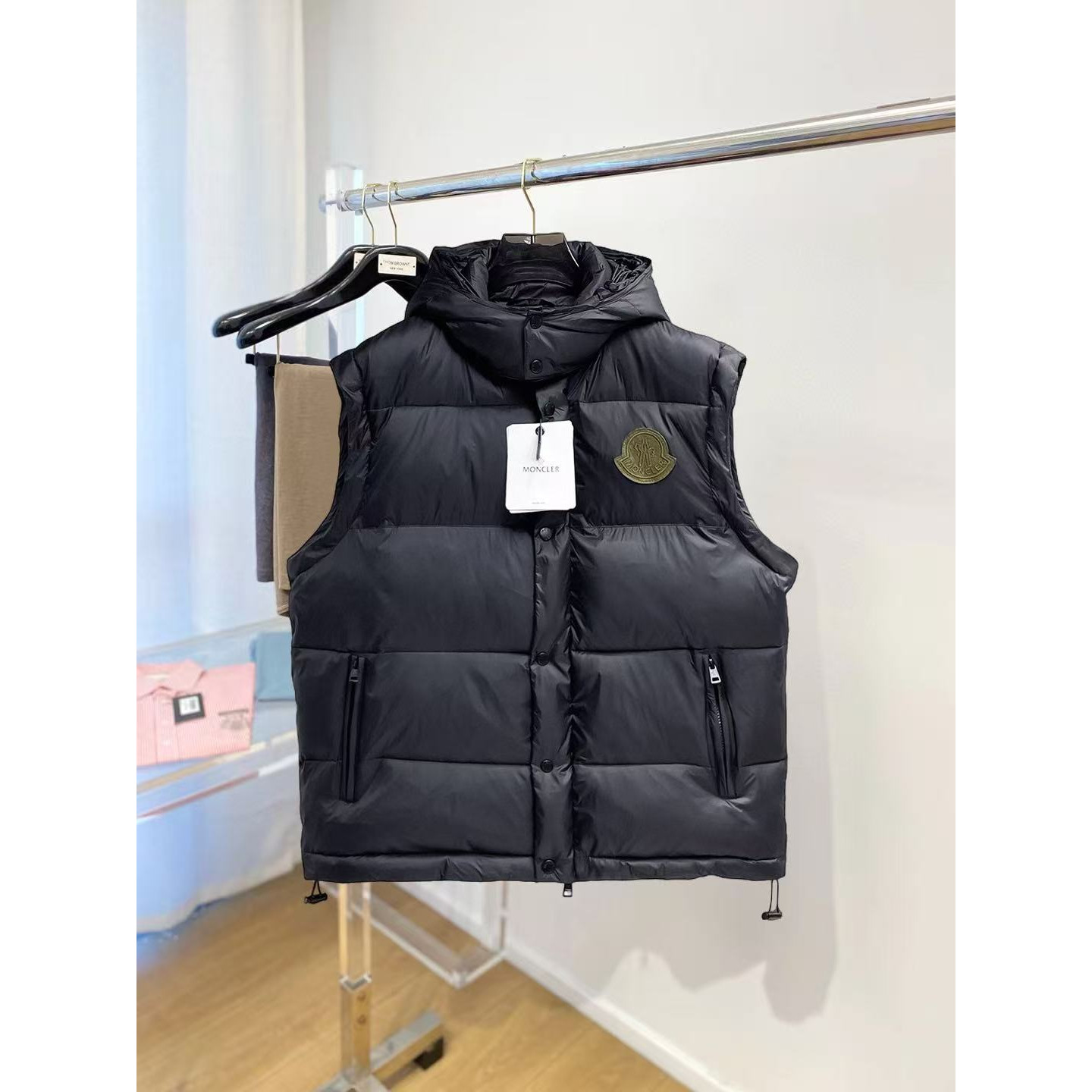 <p>MONCLER 秋冬新款羽绒服(黑)</p>