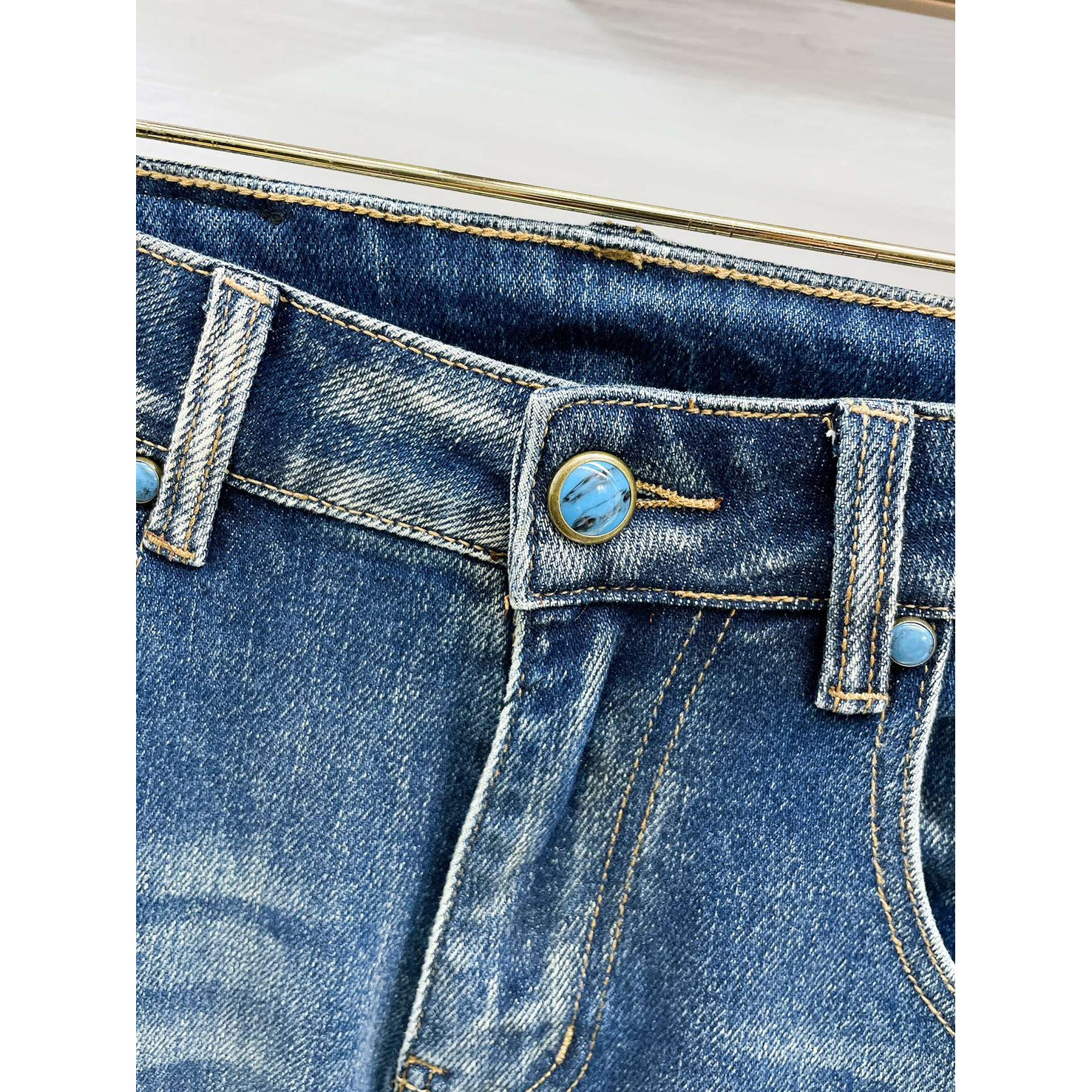 <p>D&amp;G&nbsp;高品质牛仔裤</p>