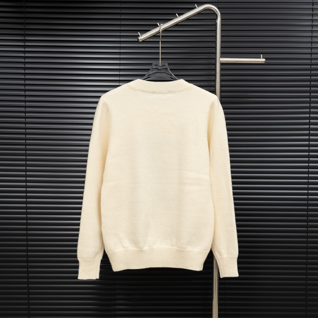 <p>BURBERRY&nbsp;战马 LOGO长袖毛衣(米黃)</p>