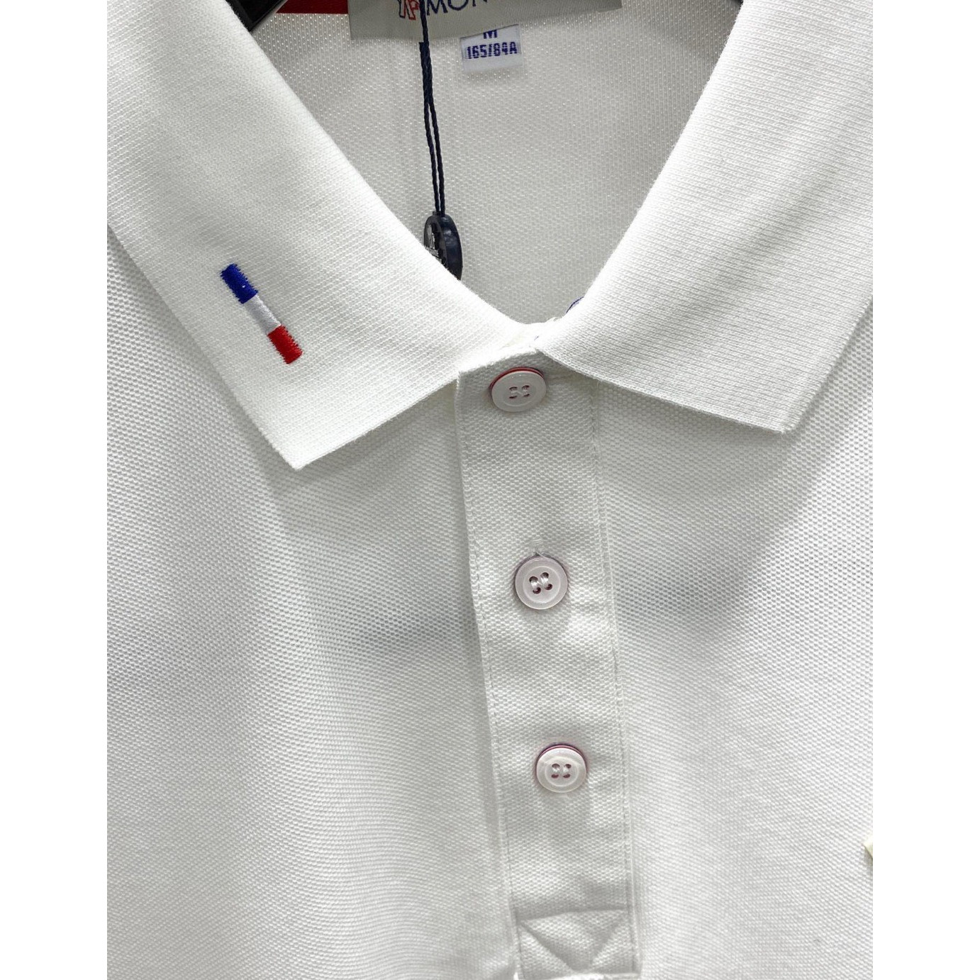 <p>MONCLER 立体徽标翻领长袖Polo衫(白)</p>
