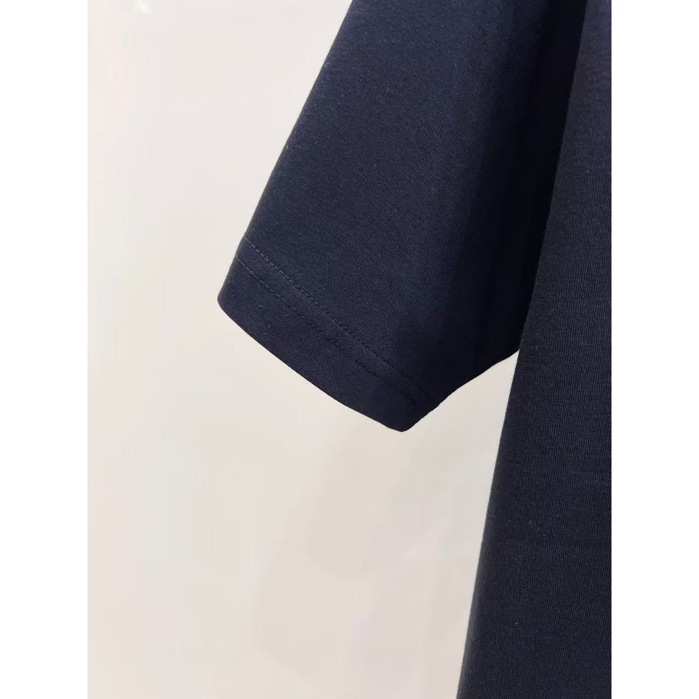 <p>BURBERRY 刺绣工艺短袖T恤(黑)</p>