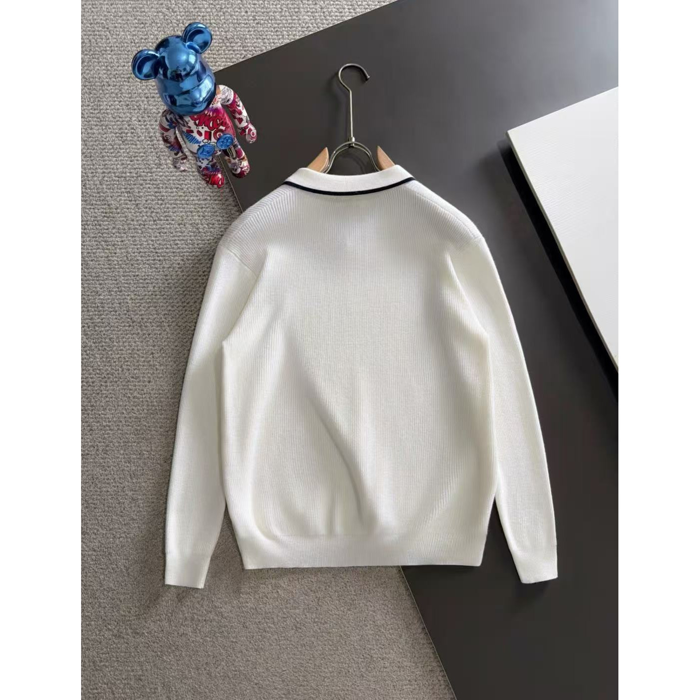 <p>GUCCI&nbsp;秋冬官网最新毛衣(白)</p>