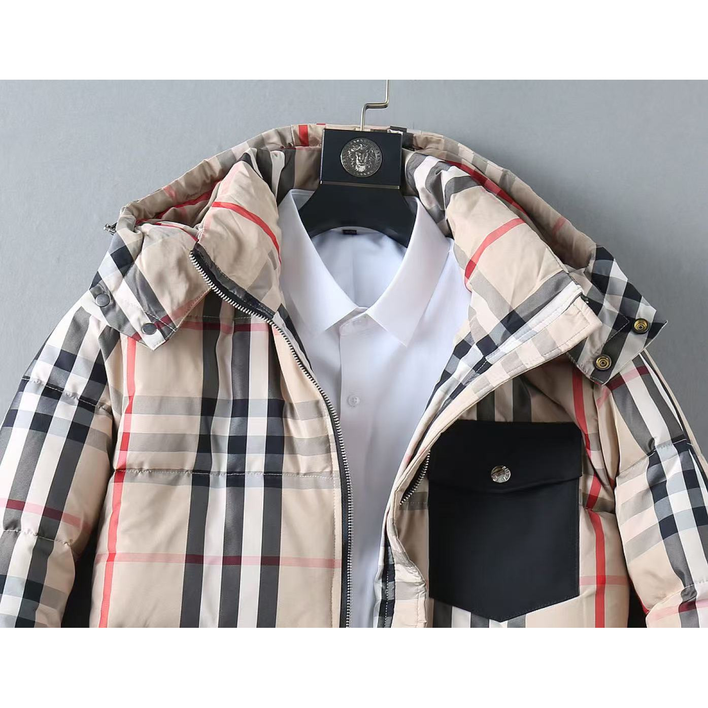 <p>BURBERRY 羽绒服(黑)</p>