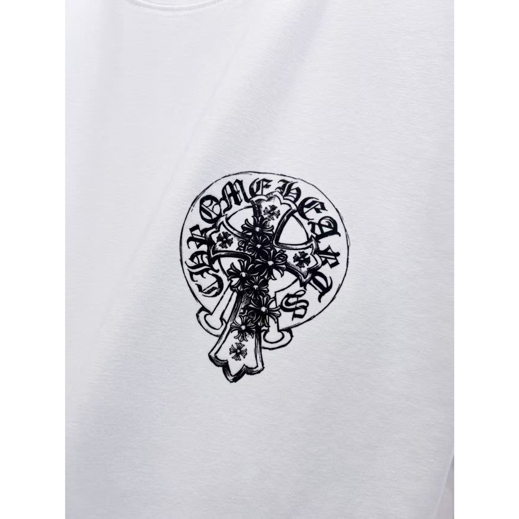 <p>CHROME HEARTS&nbsp;短袖圆领T恤(白)</p>