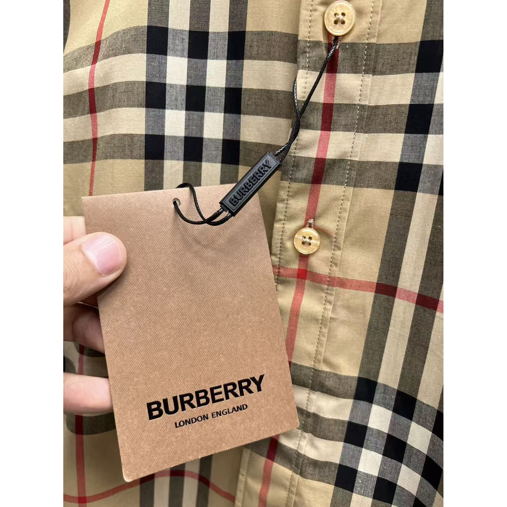 <p>Burberry 长袖衬衫(783233)</p>