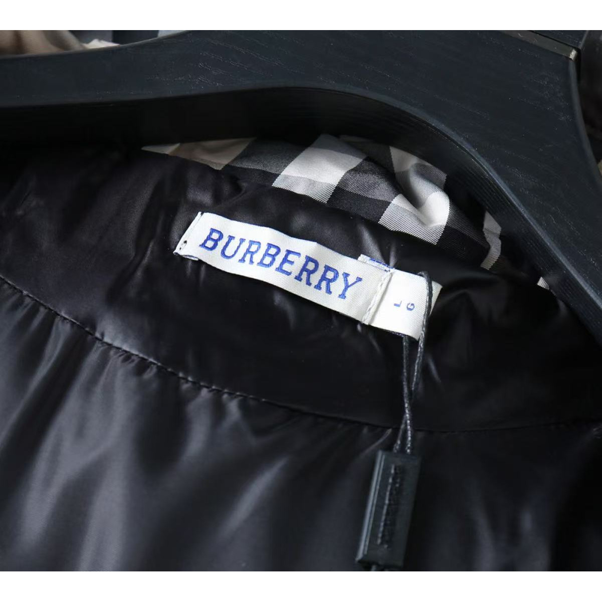 <p>BURBERRY 新款羽绒服(卡其)</p>