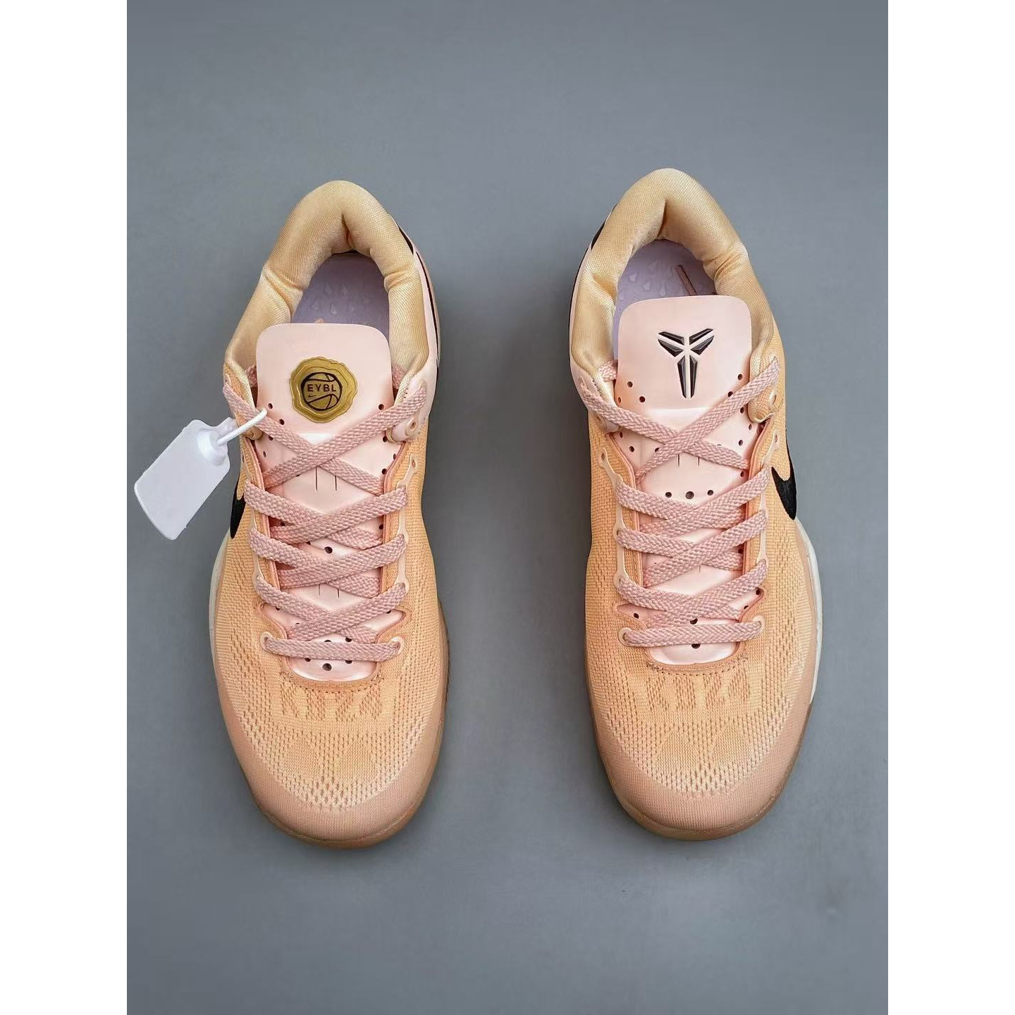 <p>Nike KOBE VIII PROTRO 文化篮球鞋</p>